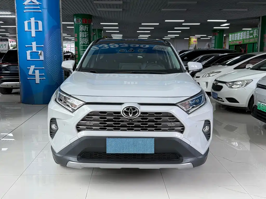 Toyota RAV4 2020 — фото 2