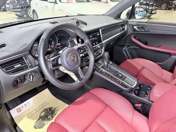 Porsche Macan 2021