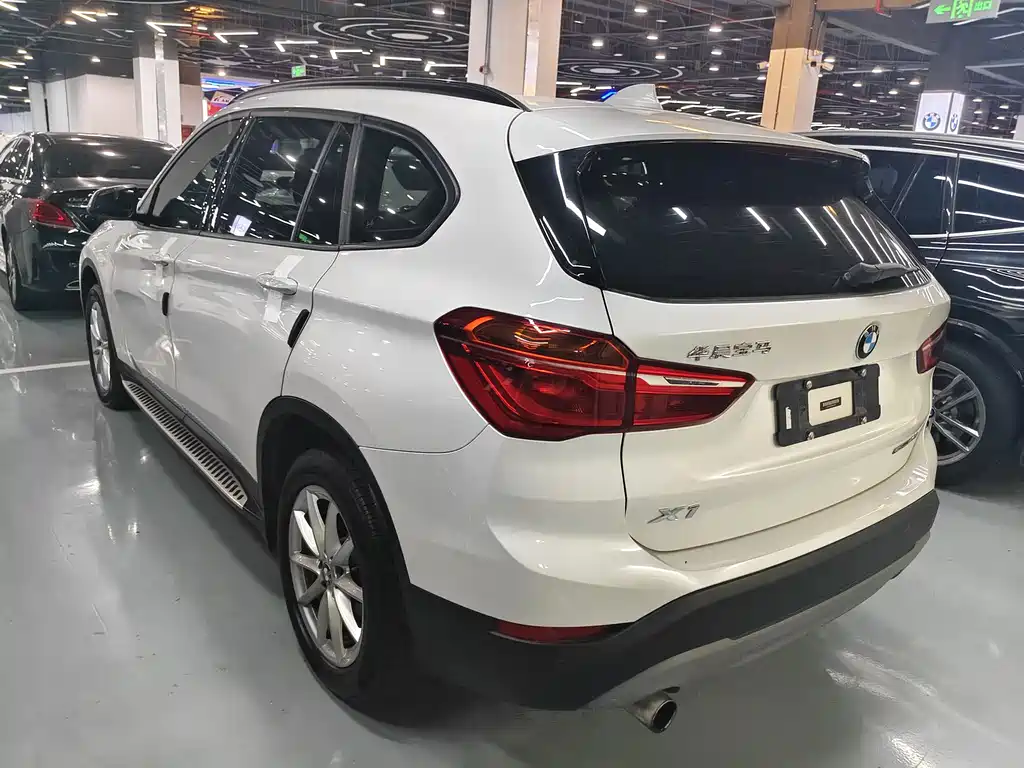 BMW X1 2018 — фото 14