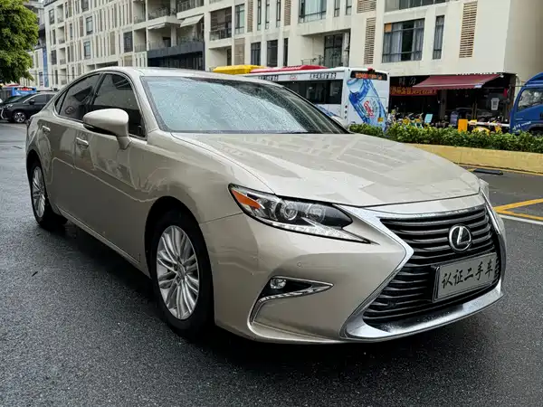 Lexus ES 2017