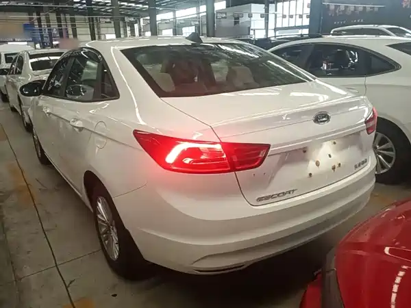 Ford Escort 2015