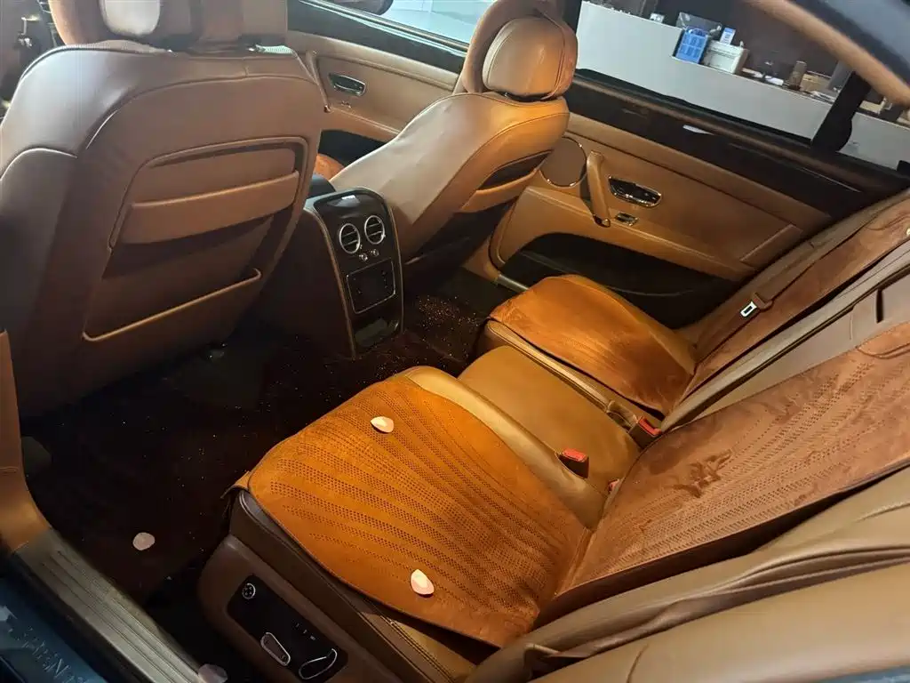 Bentley Flying Spur 2014 — фото 10
