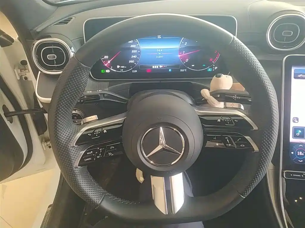 Mercedes-Benz C-Class 2023 — фото 11