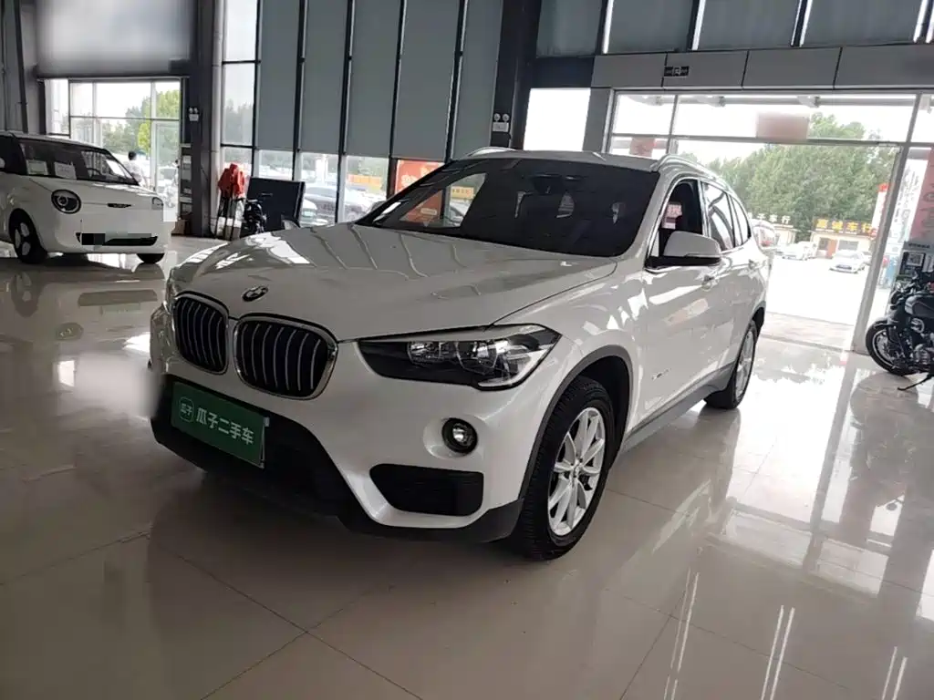 BMW X1 2017 — фото 1