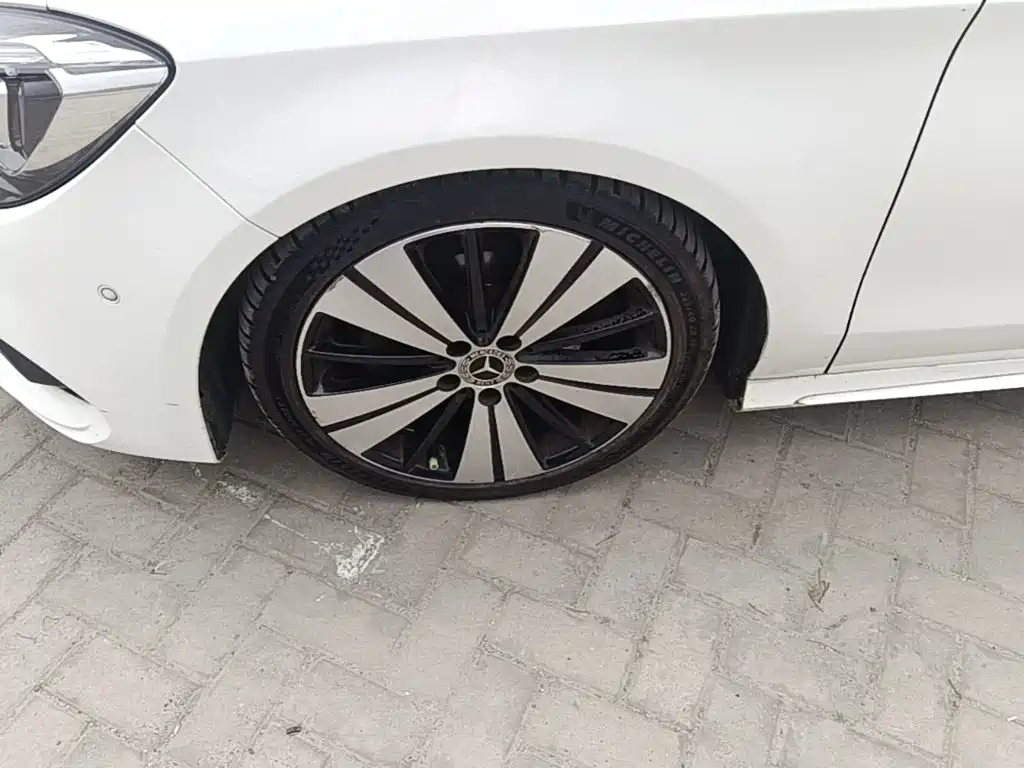 Mercedes-Benz CLA 2018 — фото 23