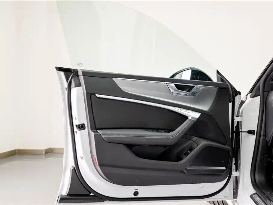 Audi A7L 2026 — фото 10