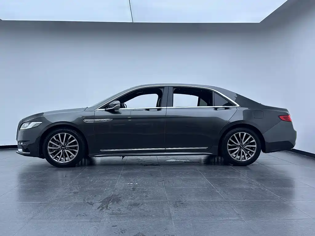 Lincoln Continental 2018 — фото 6