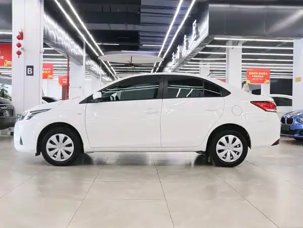 Toyota Yaris L 2020