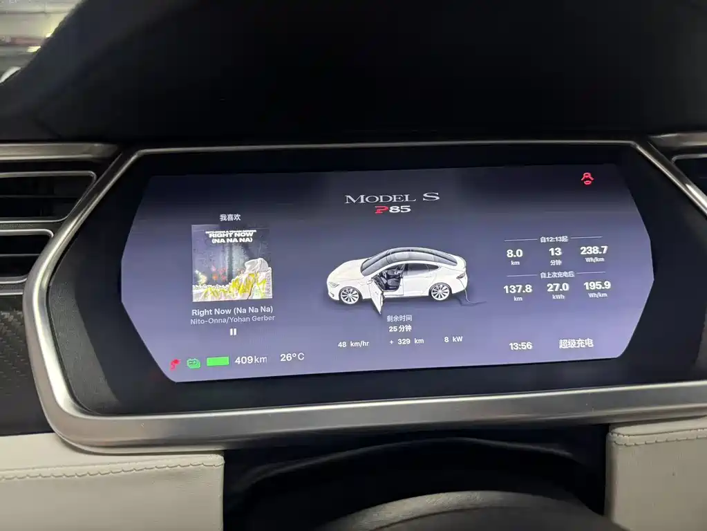 Tesla Model S 2014 — фото 21