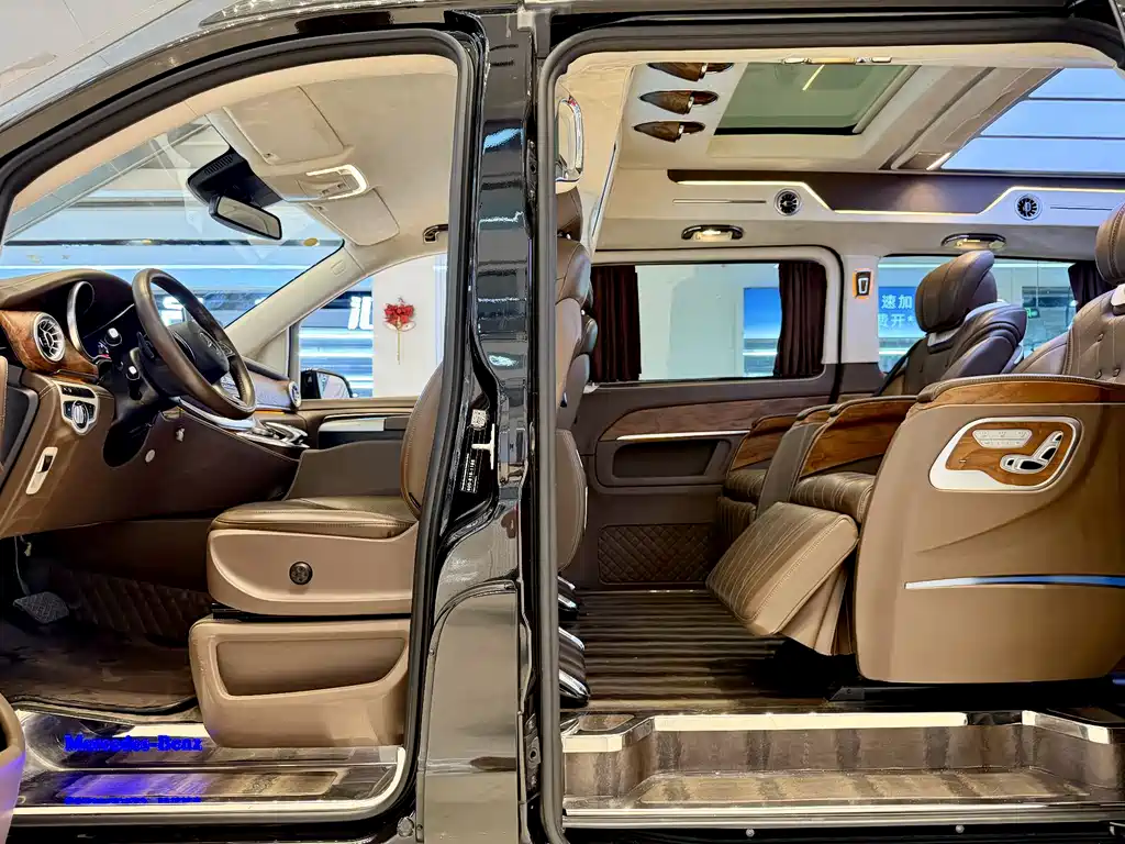 Mercedes-Benz V-Class 2021 — фото 6