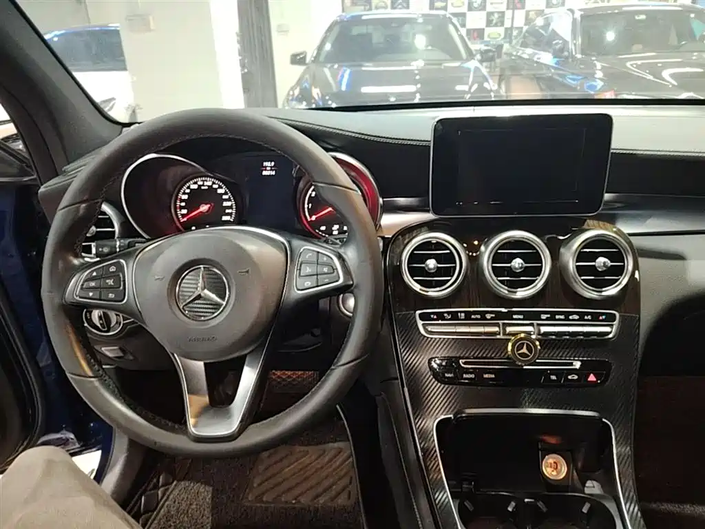 Mercedes-Benz GLC 2016 — фото 10