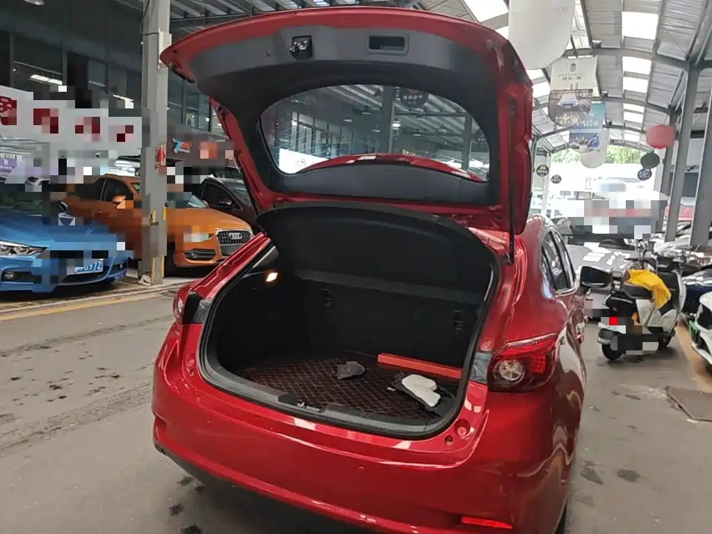 Mazda 3 Axela 2017 — фото 19