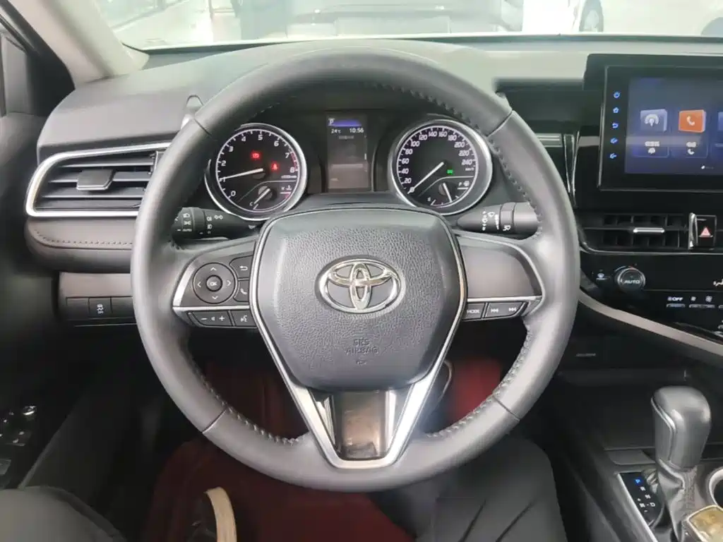 Toyota Camry 2024 — фото 11