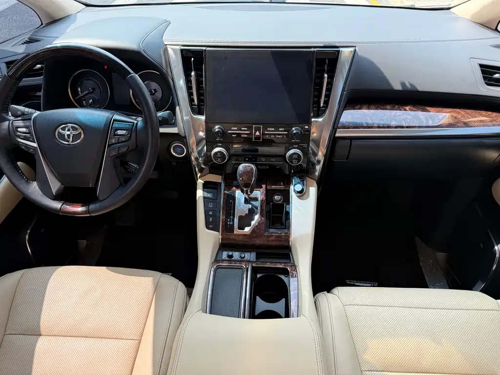 Toyota Alphard 2020 — фото 12