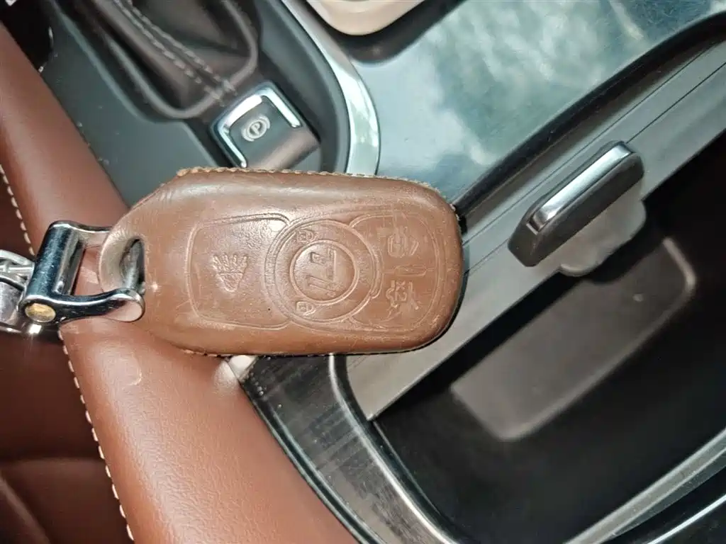 Buick Envision Plus 2018 — фото 9