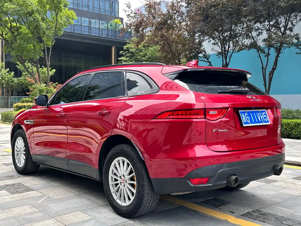 Jaguar F-PACE 2017 — фото 6