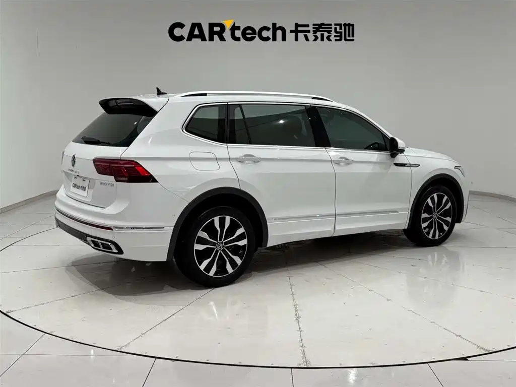 Volkswagen Tiguan L 2024 — фото 11
