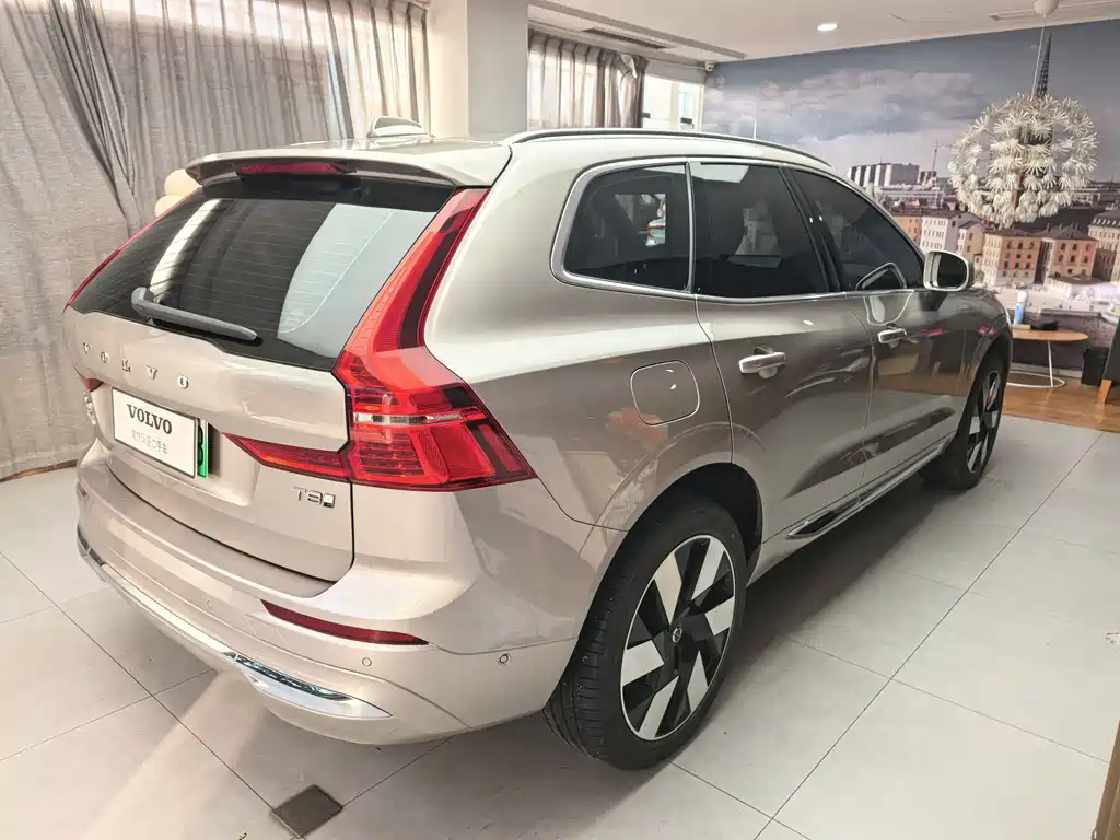 Volvo XC60 PHEV 2025 — фото 18