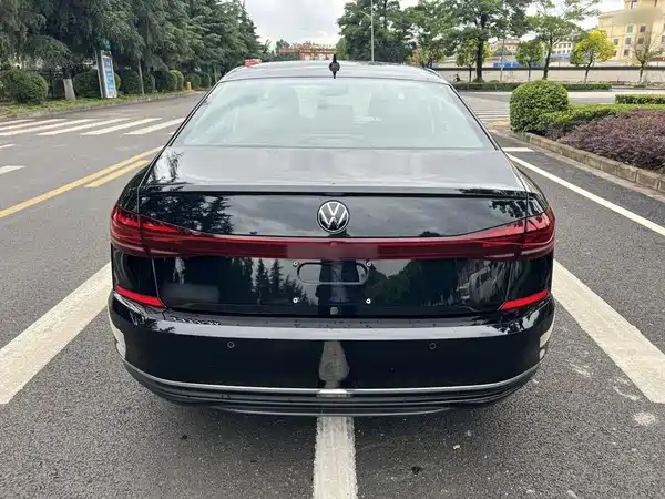 Volkswagen Passat 2025