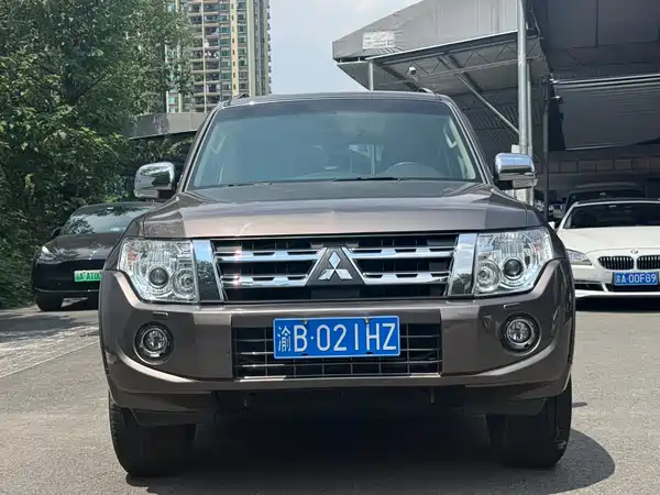 Mitsubishi Pajero 2014