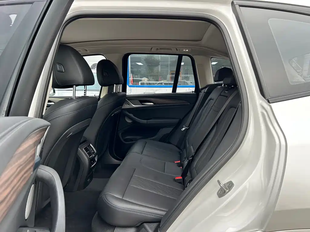 BMW X3 2022 — фото 9