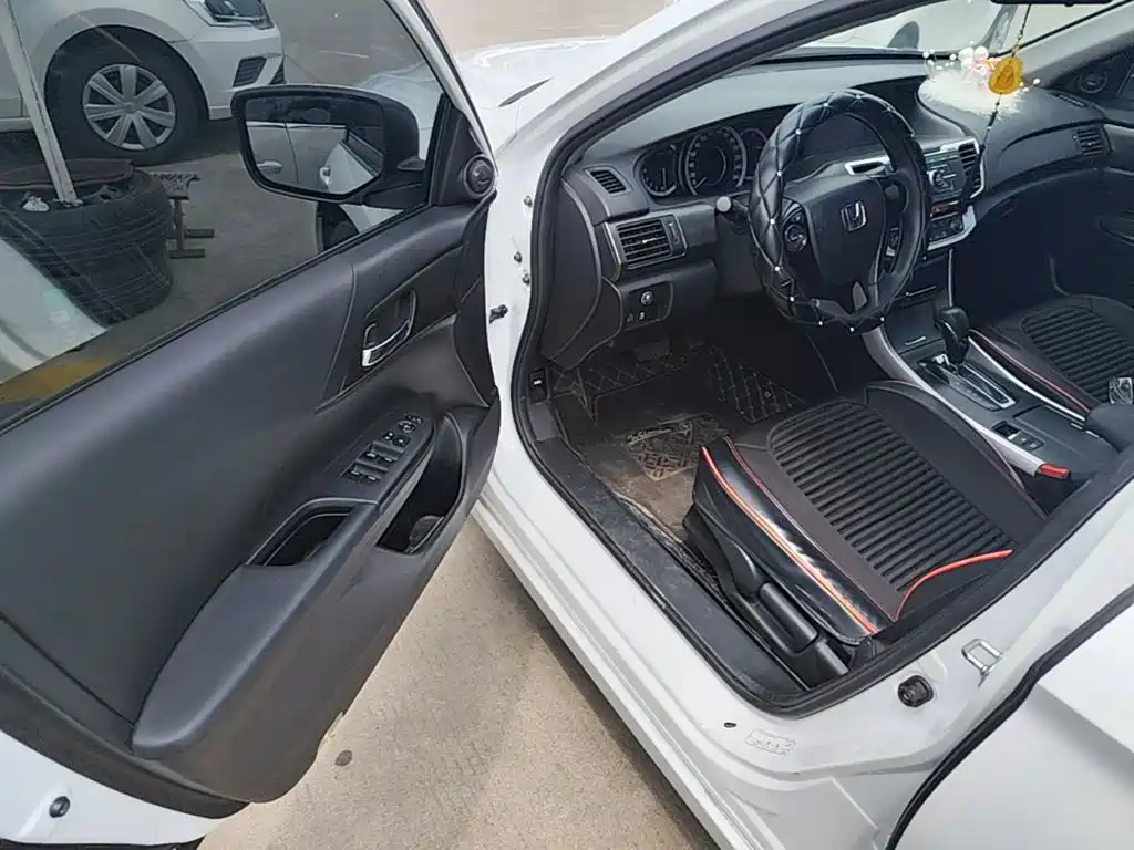 Honda Accord 2016 — фото 16