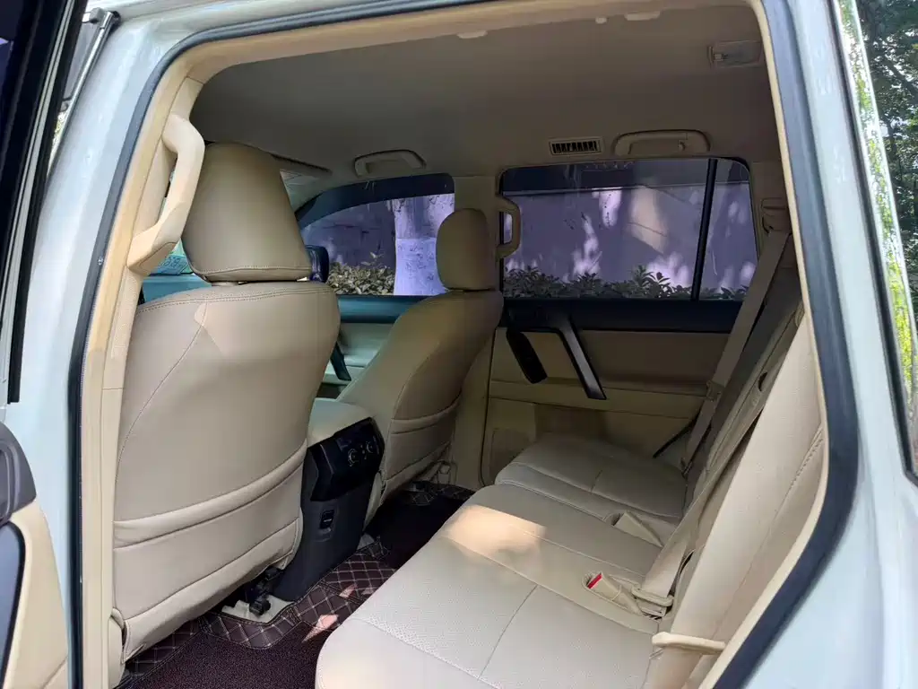 Toyota Prado 2016 — фото 10