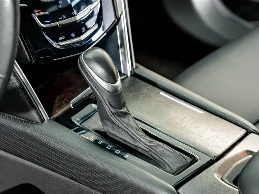 Cadillac XTS 2019 — фото 11