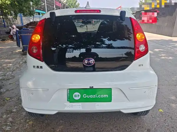 BYD e1 2020