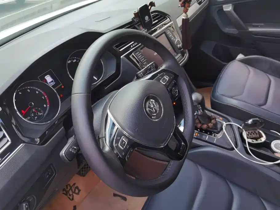 Volkswagen Tiguan L 2017 — фото 15