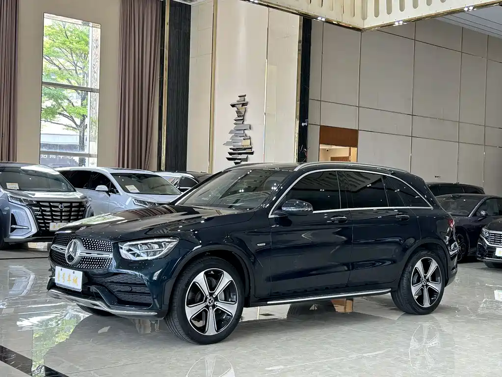 Mercedes-Benz GLC 2022 — фото 1
