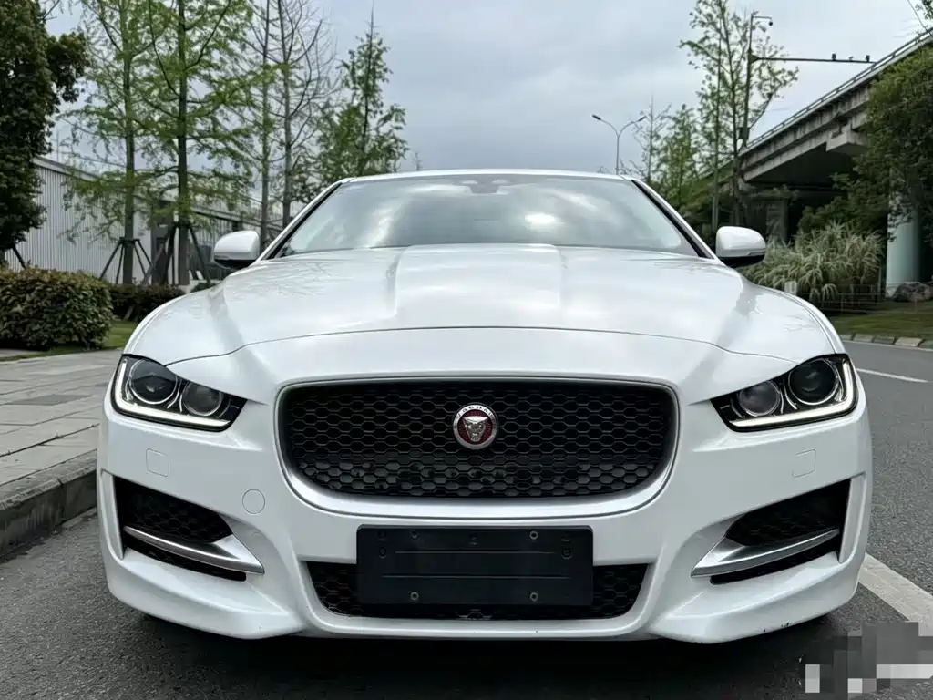 Jaguar XE 2016 — фото 2