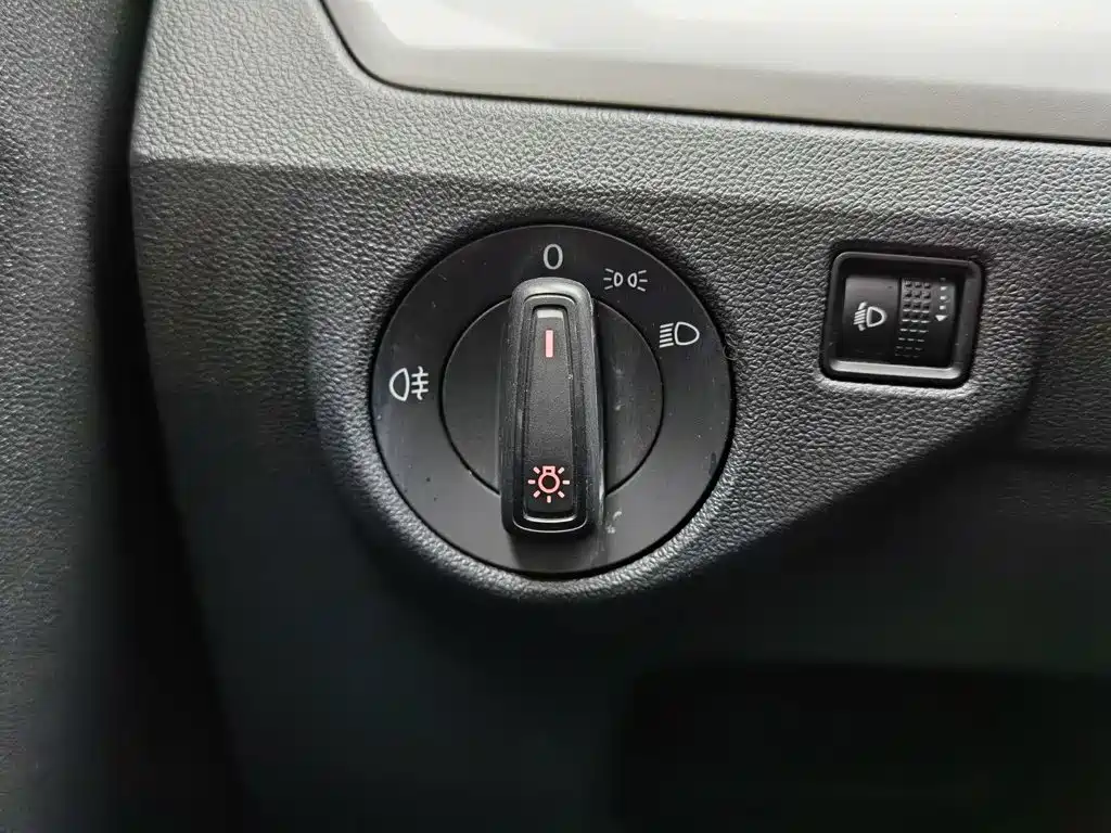 Volkswagen Lavida 2017 — фото 21