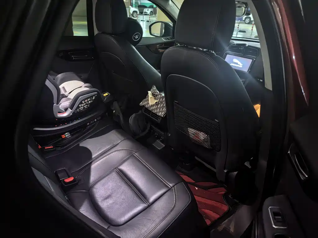 Jaguar F-PACE 2019