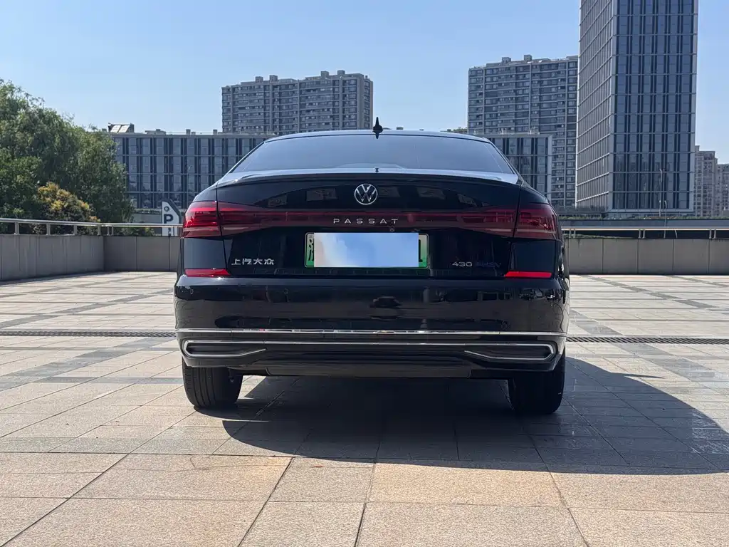 Volkswagen Passat PHEV 2023 — фото 6