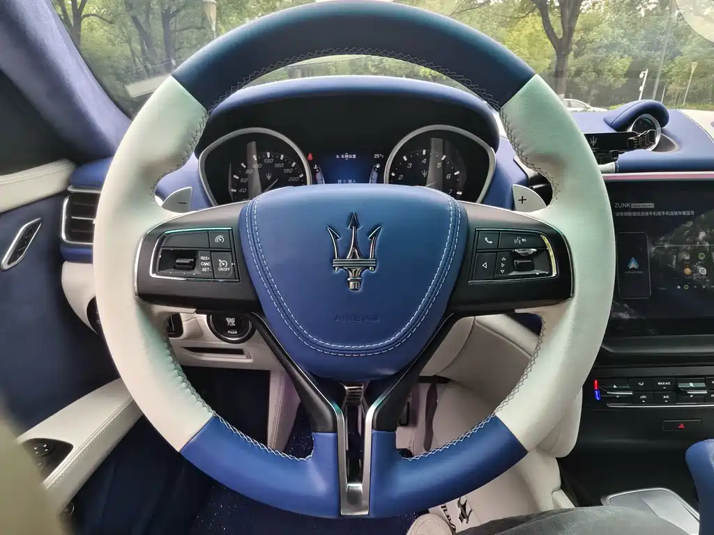 Maserati Ghibli 2015 — фото 11