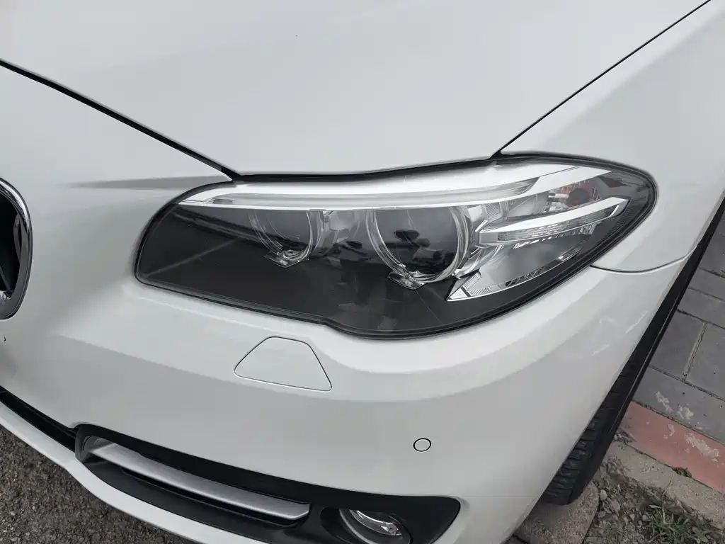 BMW 5 Series 2015 — фото 2