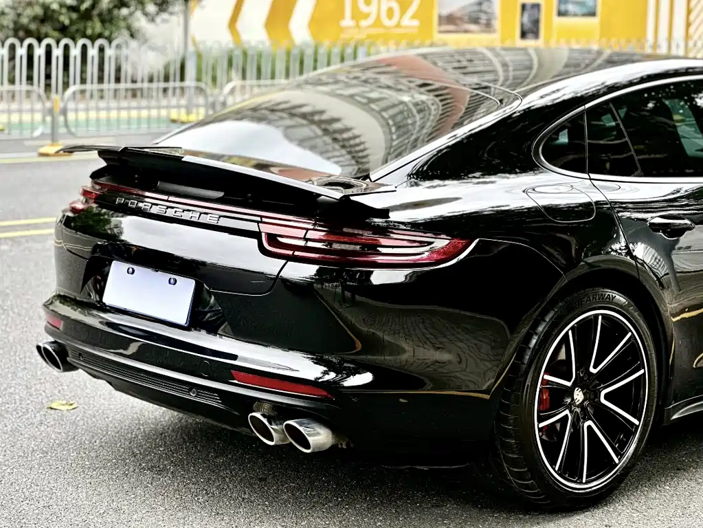 Porsche Panamera 2019 — фото 11