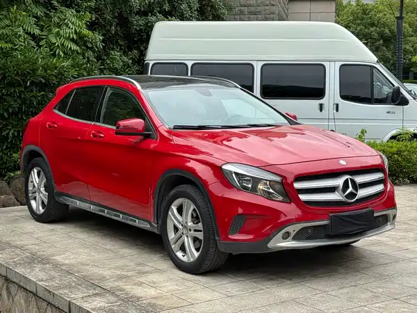 Mercedes-Benz GLA 2015