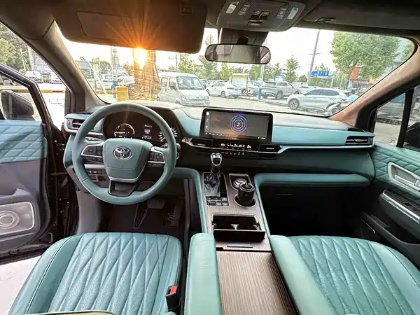 Toyota Sienna 2023