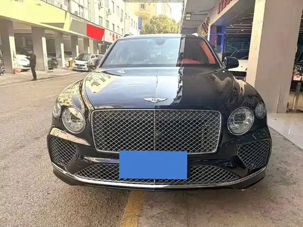 Bentley Bentayga Plug-In Hybrid 2022
