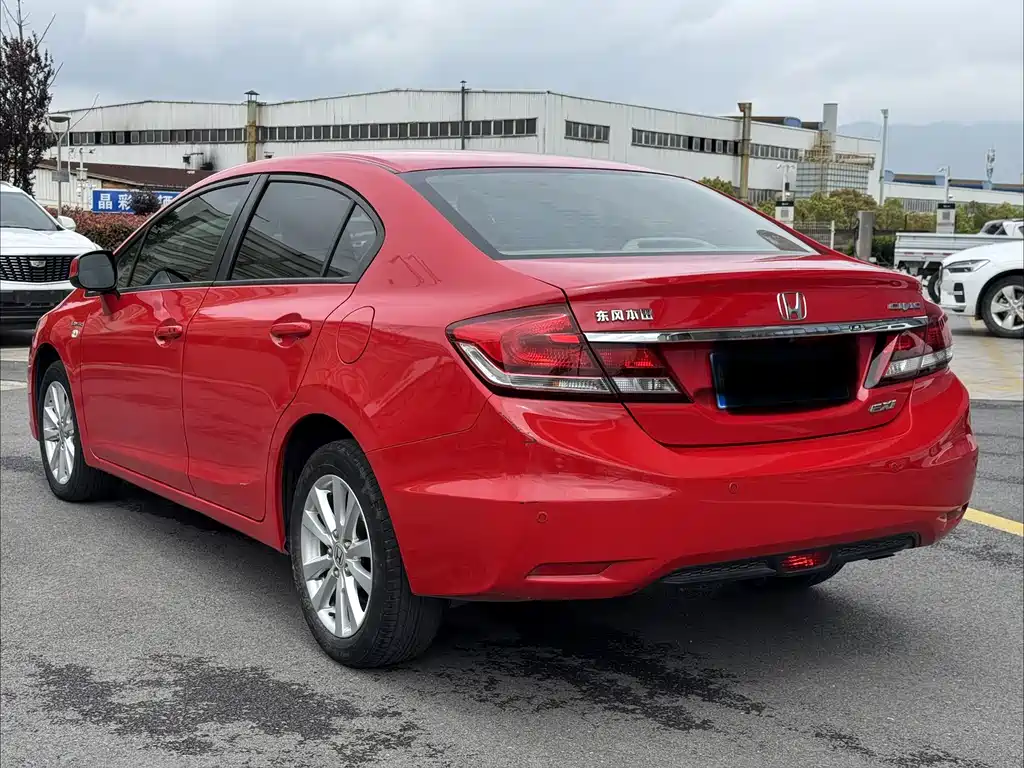 Honda Civic 2015 — фото 6