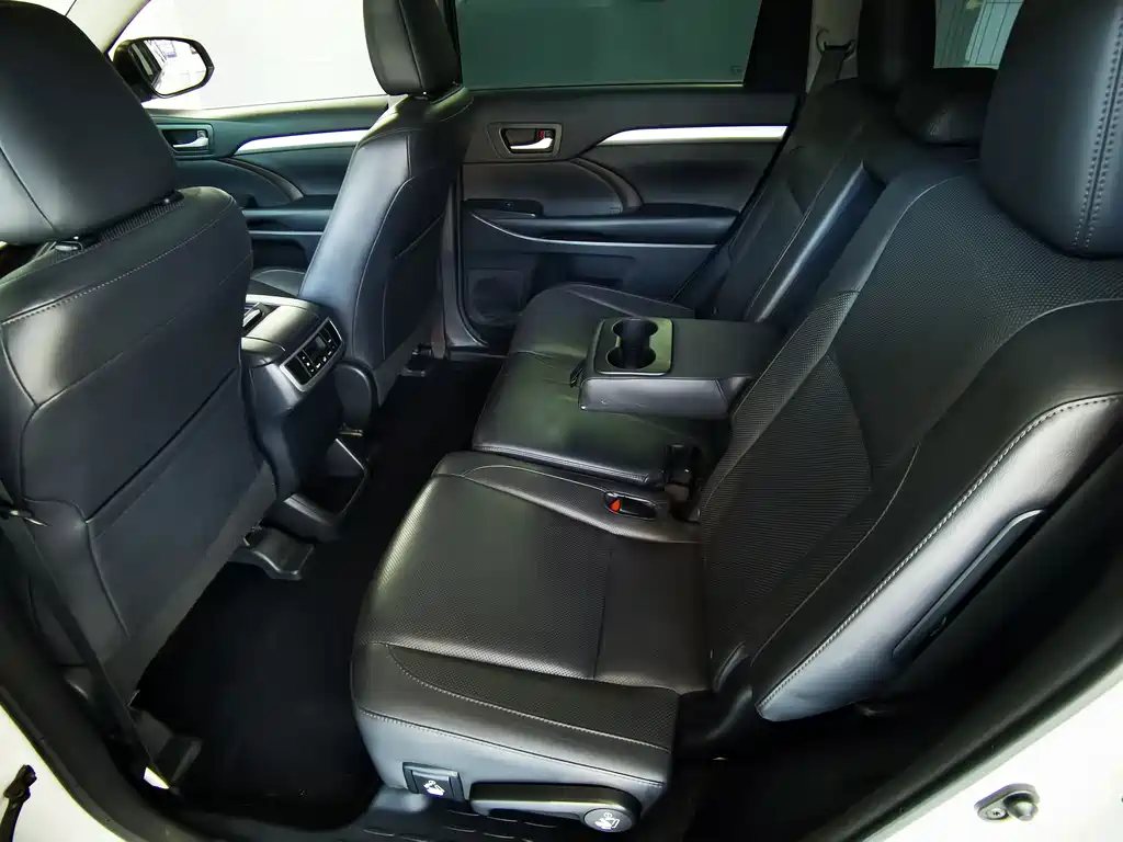 Toyota Highlander 2016 — фото 11