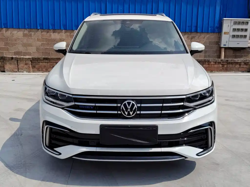 Volkswagen Tiguan L 2023 — фото 2
