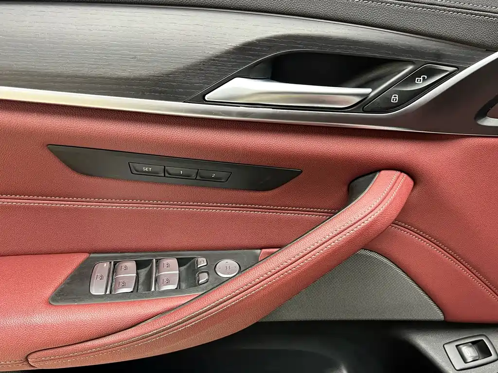 BMW 5 Series 2022 — фото 19
