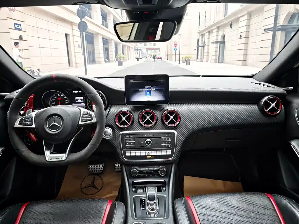 Mercedes-Benz A-Class AMG 2018 — фото 4