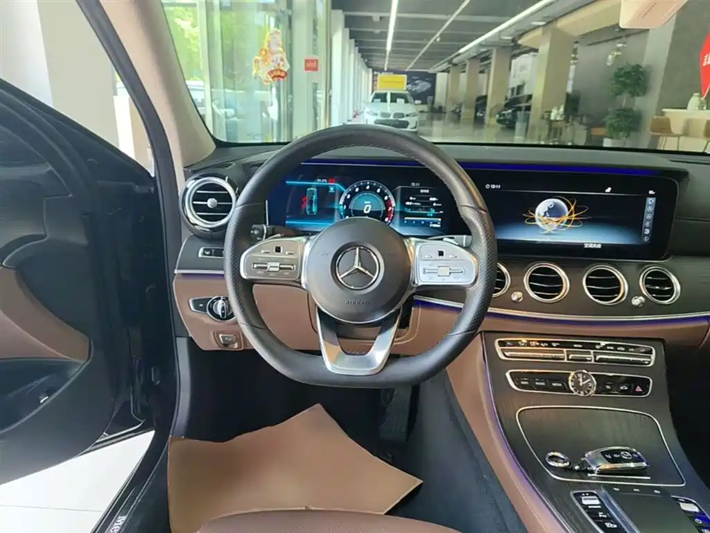 Mercedes-Benz E-Class 2020 — фото 11