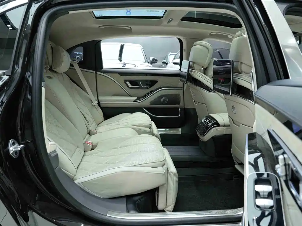 Mercedes-Benz S-Class 2023 — фото 12