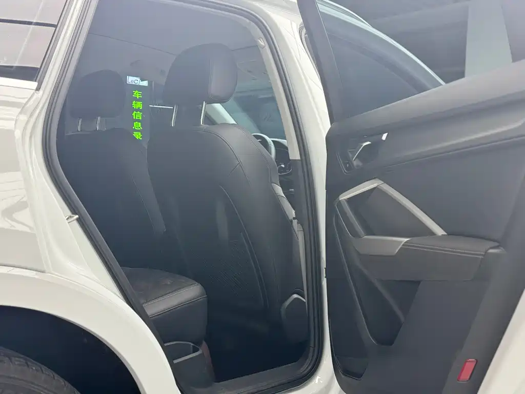 Audi Q3 2023 — фото 10