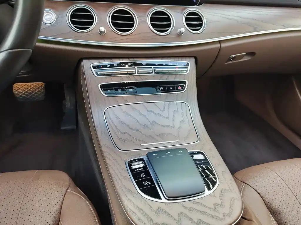 Mercedes-Benz E-Class New Energy 2022 — фото 4